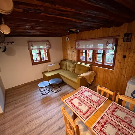 Nyaraló Zuberske Drevenicky Bölényfalu